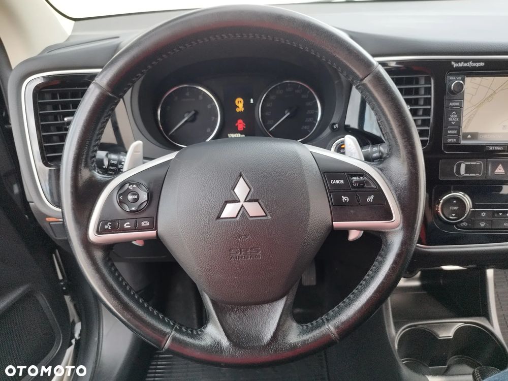 Mitsubishi Outlander 2.0 4WD CVT Diamant Edition+ - 16