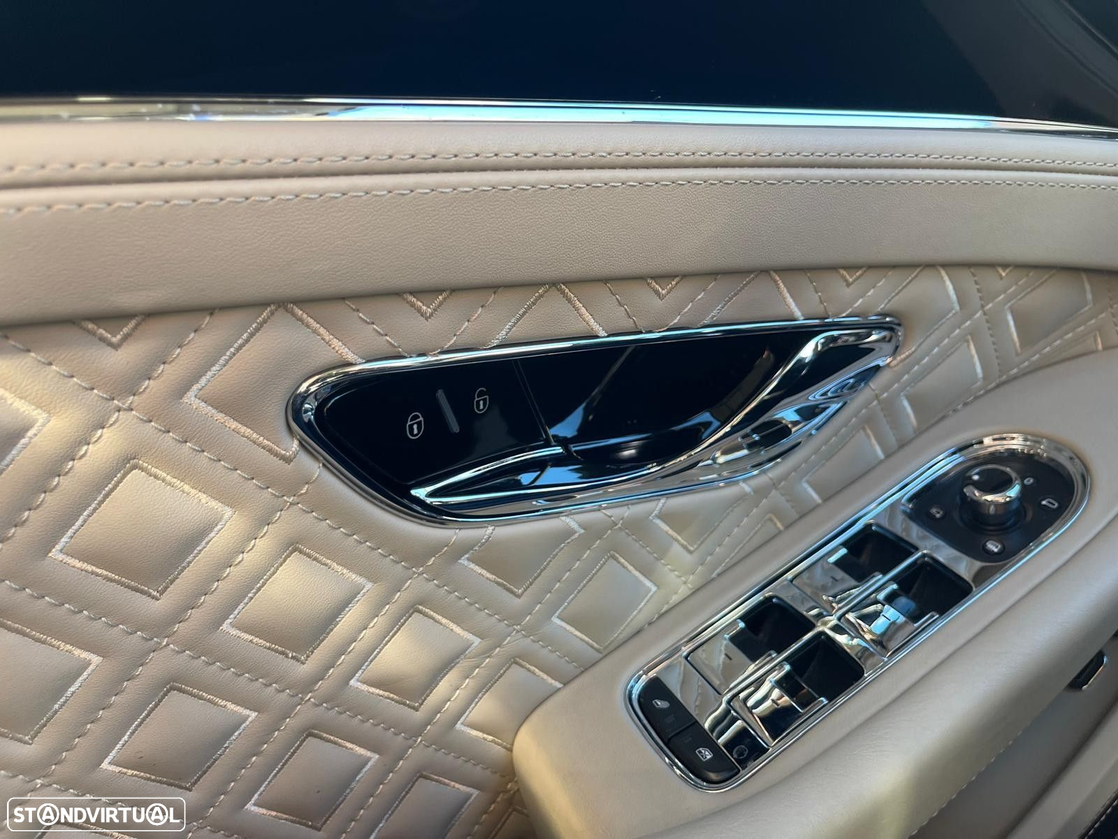 Bentley Continental GT V8 - 38