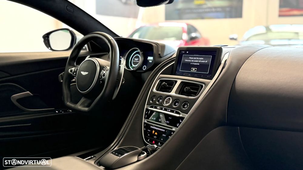 Aston Martin DB11 Coupé V8 - 20
