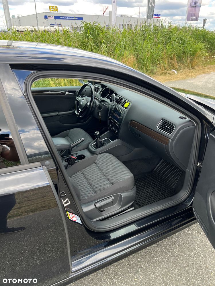 Volkswagen Jetta 1.4 TSI BMT Comfortline - 27