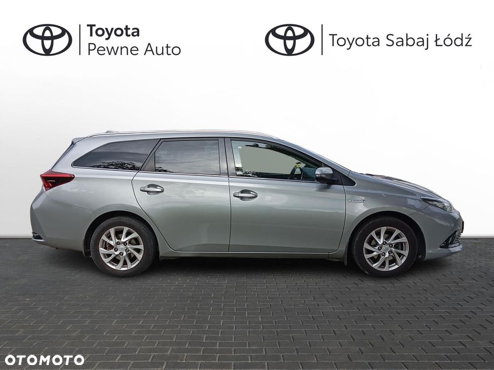 Toyota Auris Hybrid 135 Premium - 6