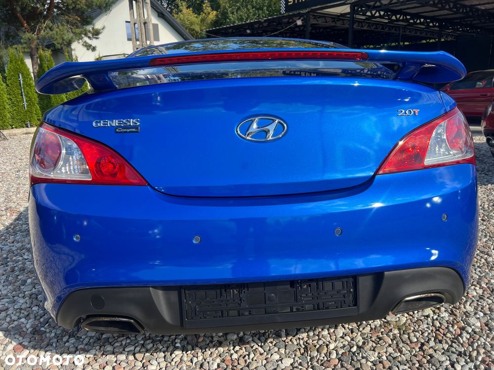 Hyundai Genesis Coupe 2.0 T - 23