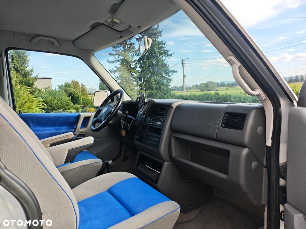 Volkswagen Multivan - 28