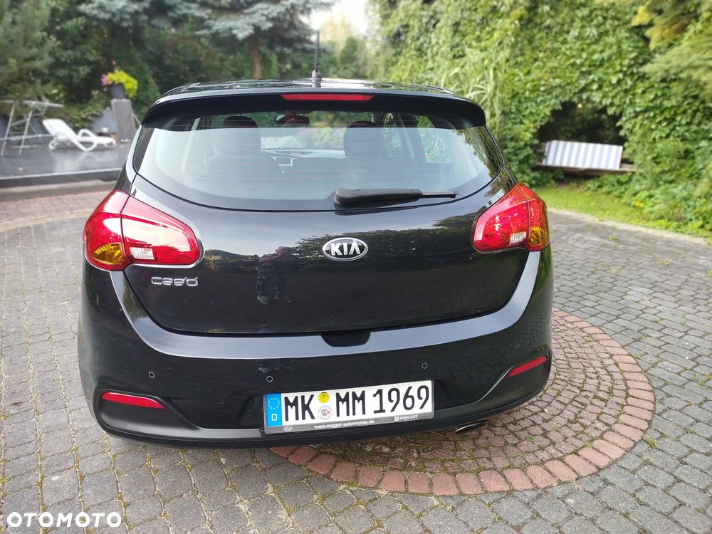 Kia Ceed - 10