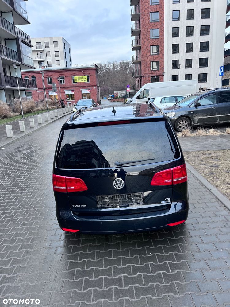 Volkswagen Touran - 5