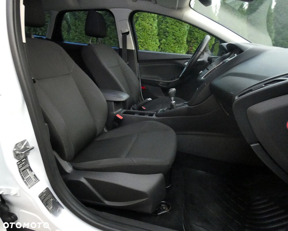 Ford Focus 1.5 TDCi Titanium ECOnetic ASS - 24