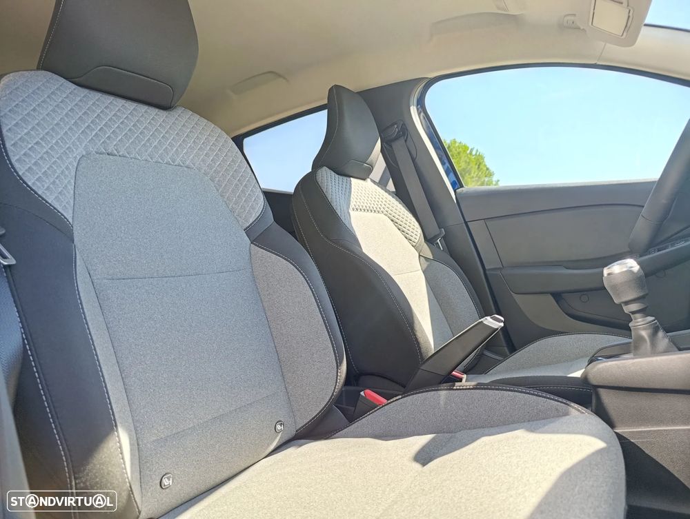 Renault Clio 1.0 TCe Evolution - 10