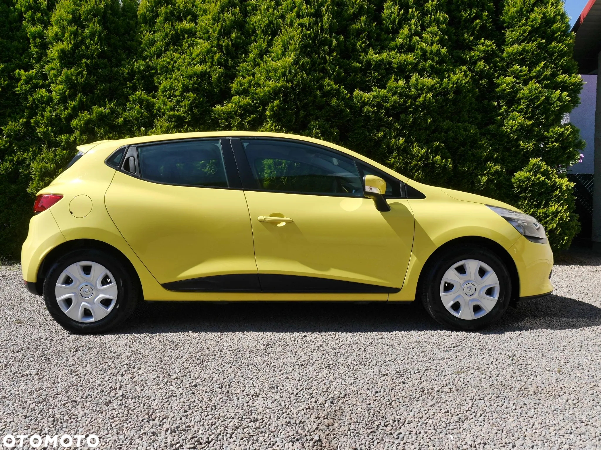 Renault Clio 1.2 16V 75 LIMITED - 9