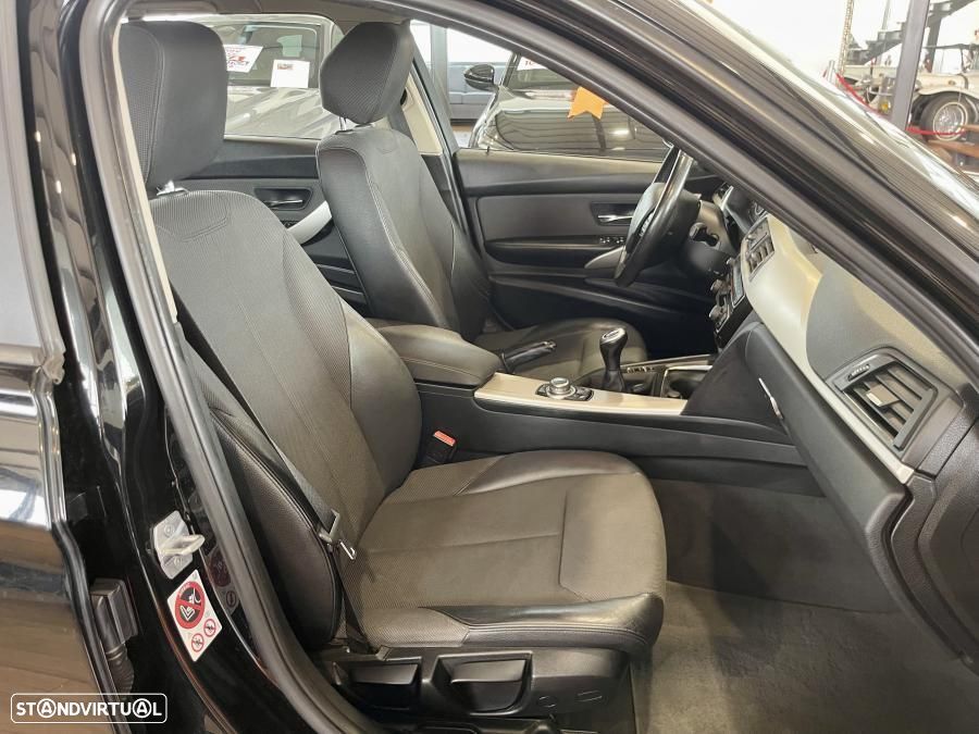 BMW 318 d Advantage - 29