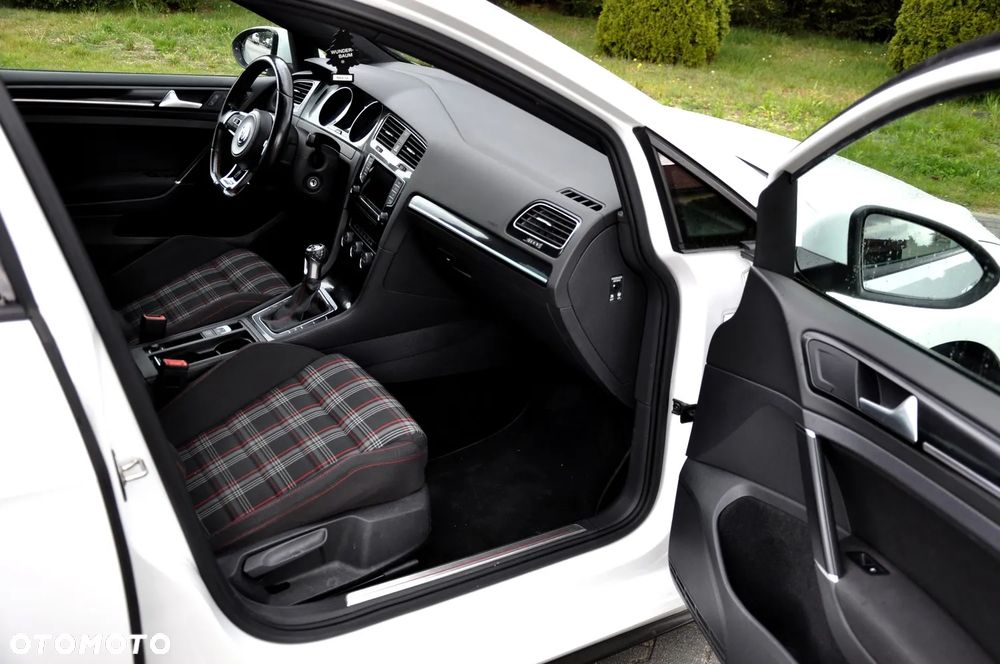 Volkswagen Golf 2.0 TSI BMT GTI - 34