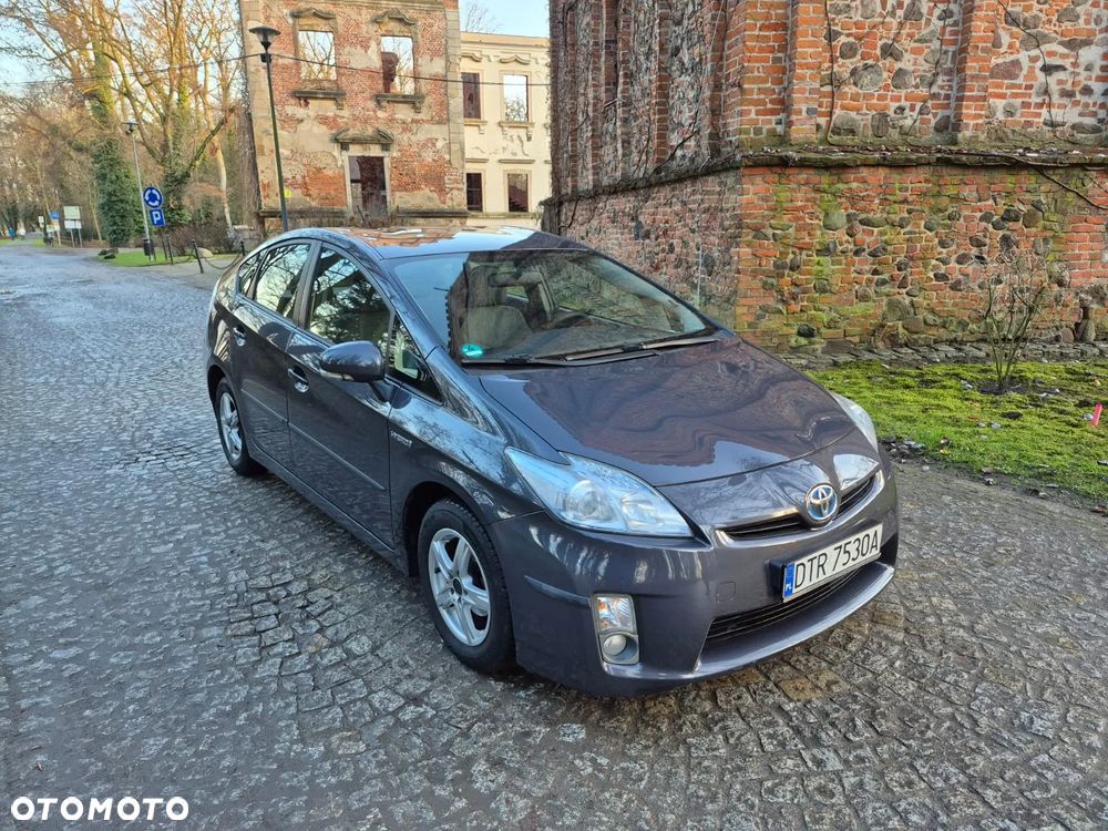 Toyota Prius (Hybrid) Executive - 1
