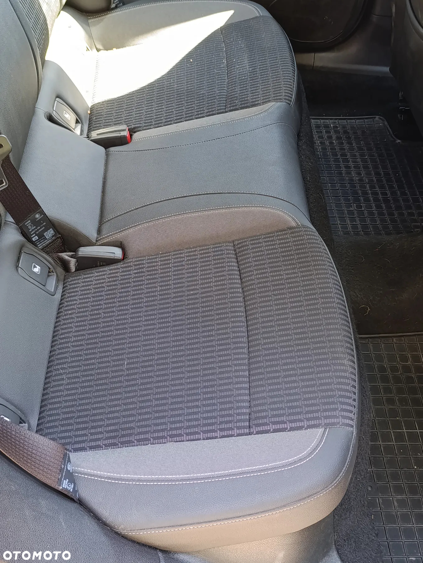 Opel Astra V 1.2 T Elegance S&S - 13