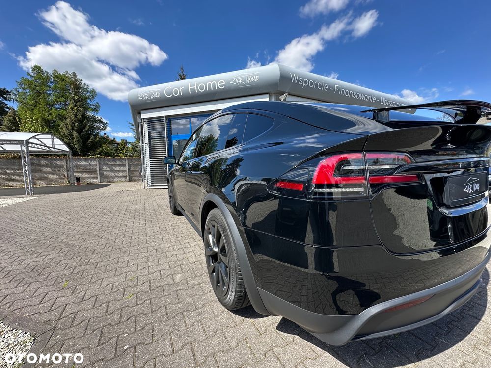 Tesla Model X - 7