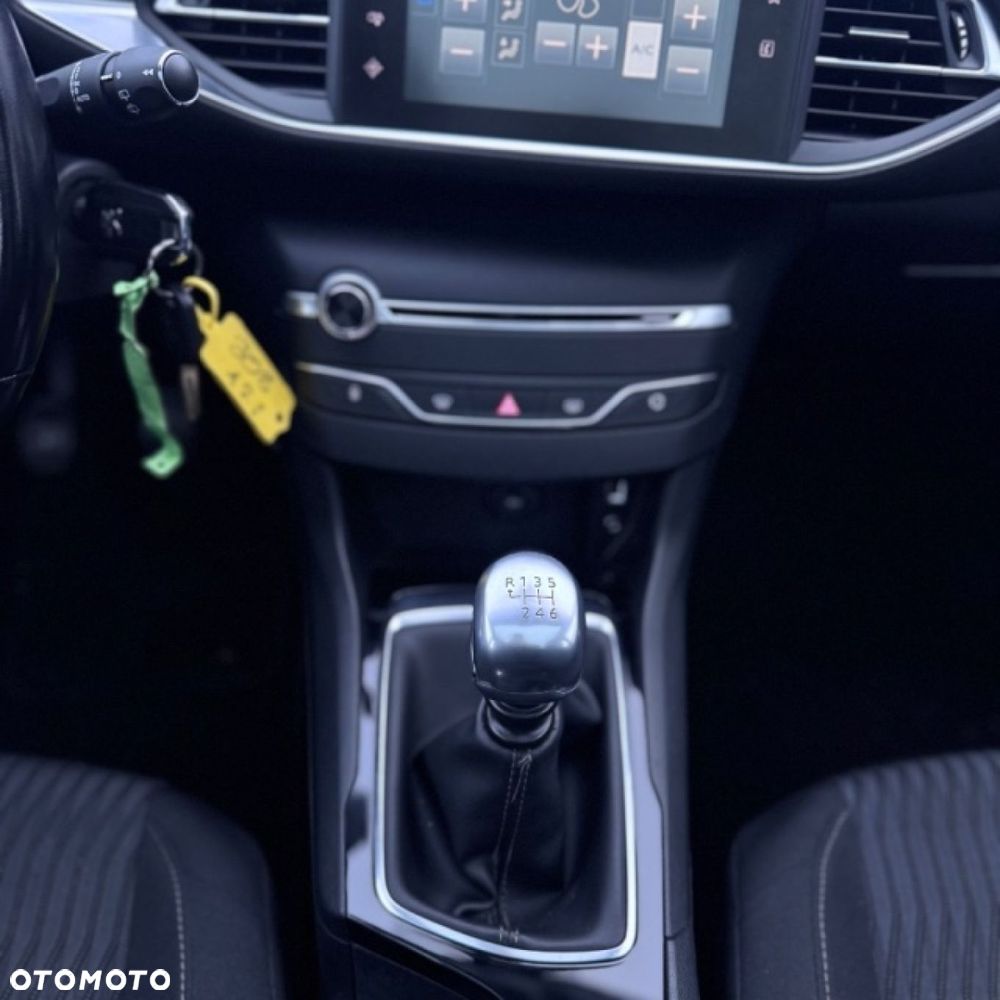 Peugeot 308 - 25