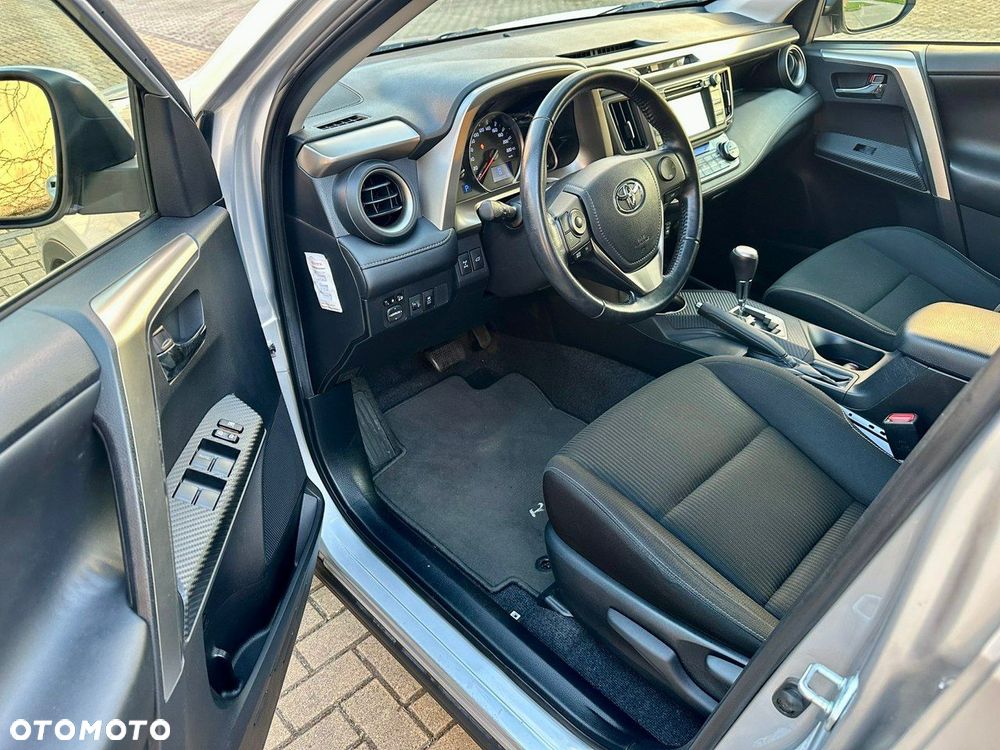 Toyota RAV4 - 5