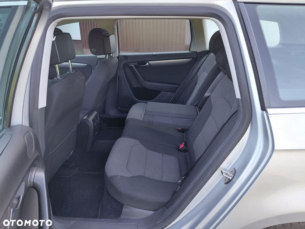 Volkswagen Passat Variant 1.8 TSI Comfortline - 9