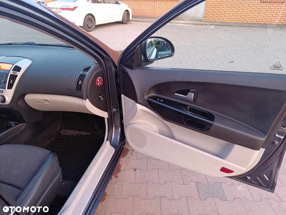 Kia Ceed 1.4 Comfort - 9