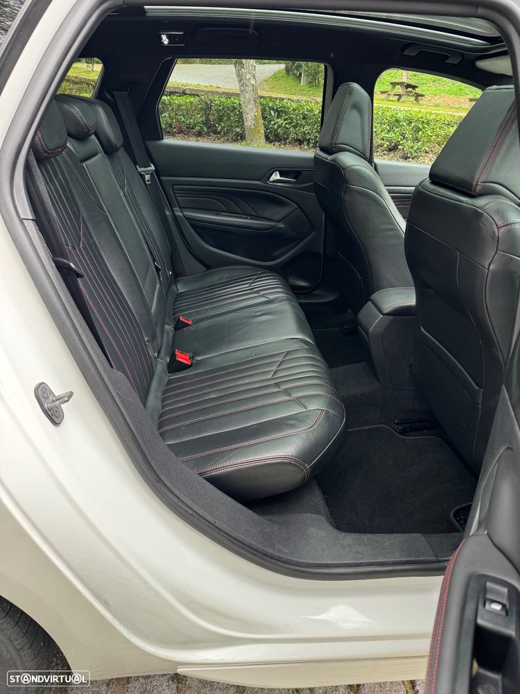 Peugeot 308 SW - 11