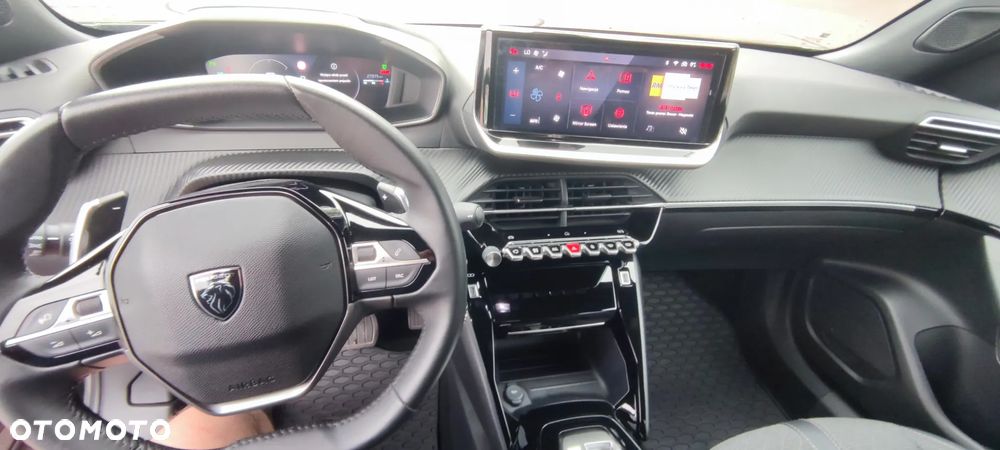 Peugeot 2008 PureTech 130 Allure S&S EAT8 - 19