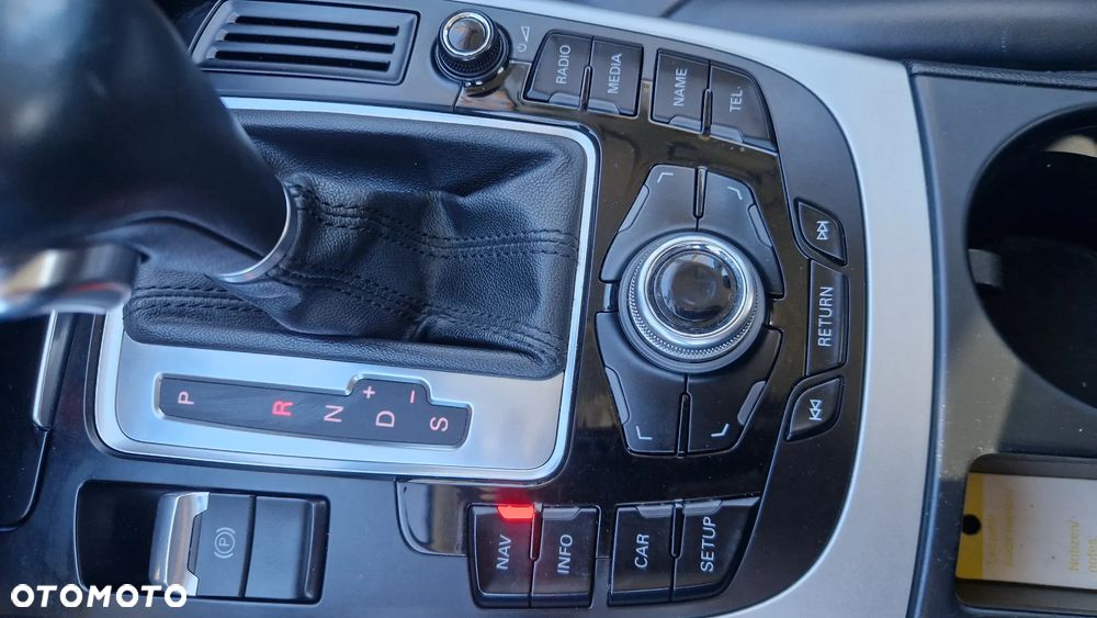 Audi A4 Limousine 2.0 TFSI quattro S tronic Ambiente - 33