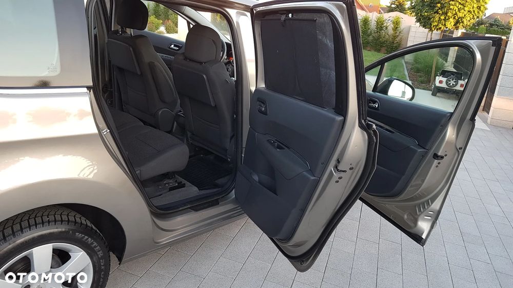 Peugeot 5008 HDI 115 Allure - 30