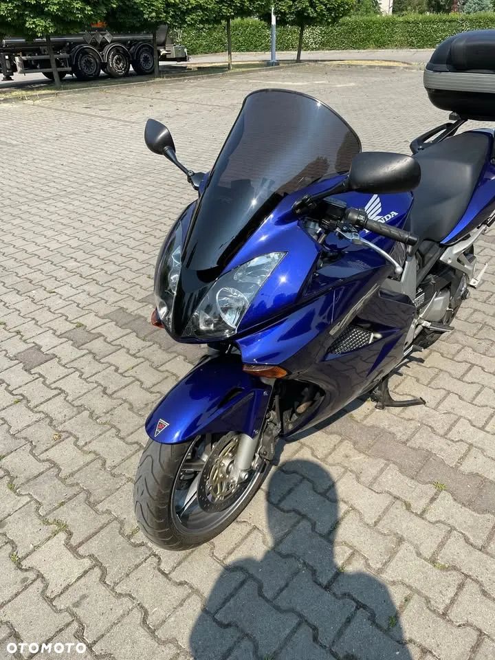Honda VFR - 2