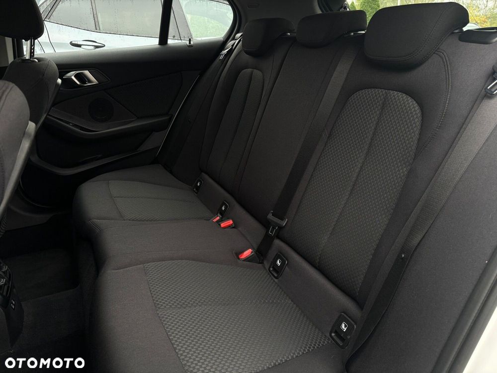 BMW Seria 1 118i - 17