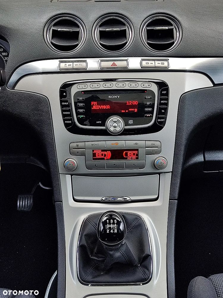 Ford S-Max 2.0 FF Titanium - 26