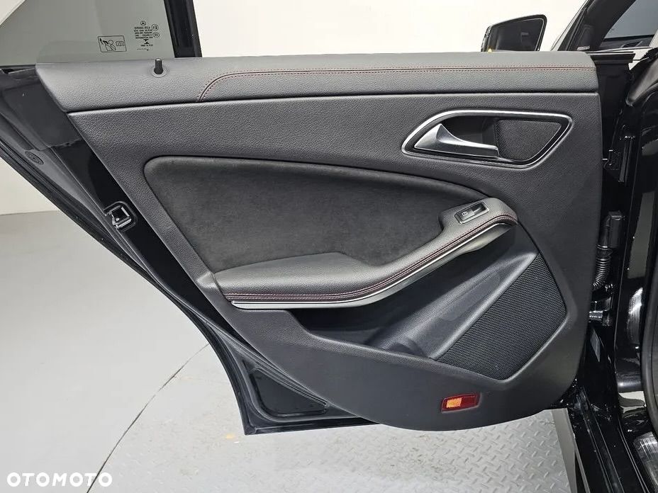 Mercedes-Benz CLA AMG 45 4Matic AMG Speedshift DCT 7G AMG Night Edition - 26