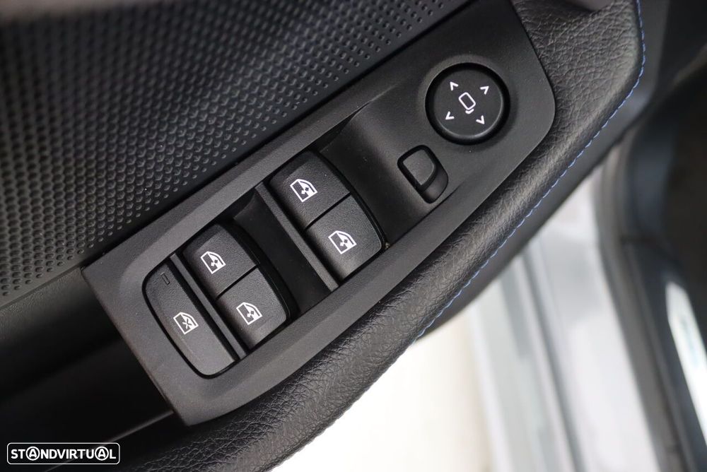 BMW 116 d Pack Desportivo M Auto - 16