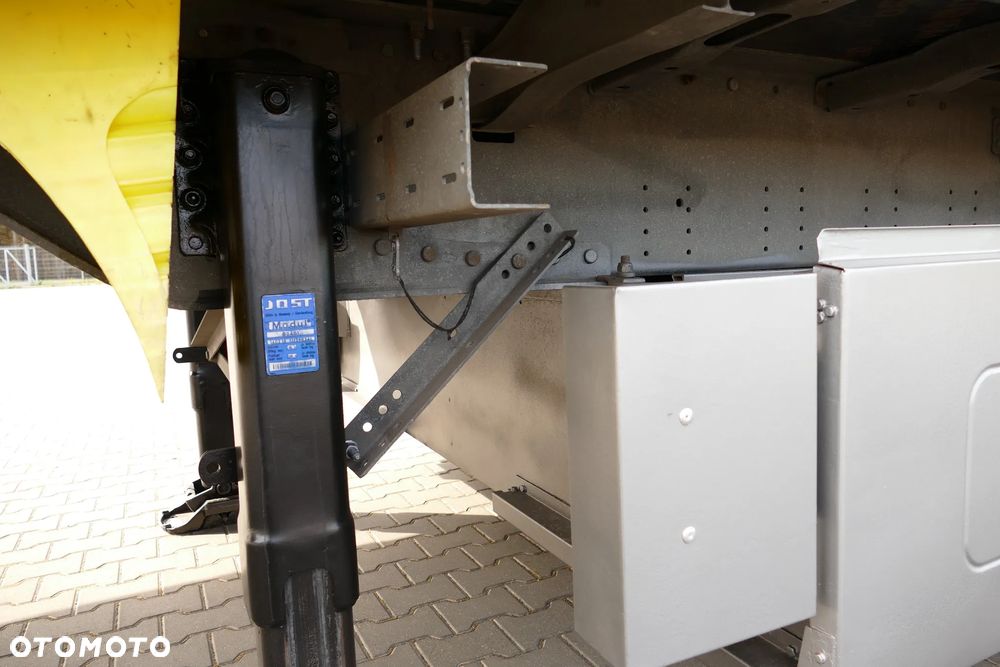 Schmitz Cargobull SCB - 10
