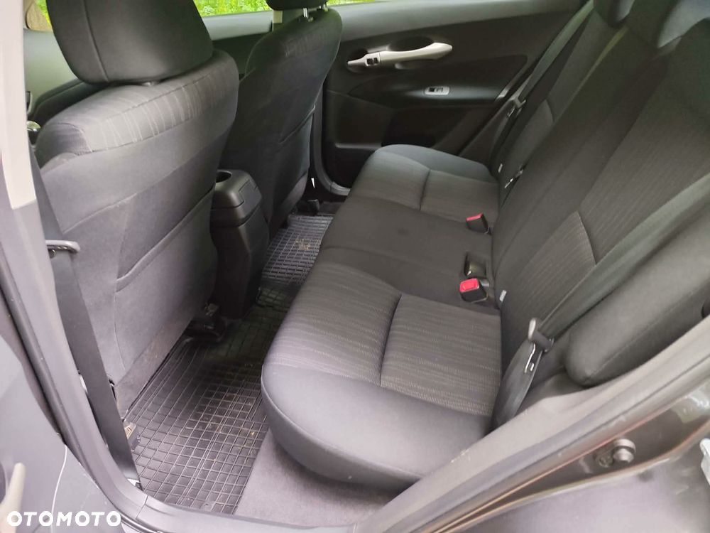 Toyota Auris 1.6 VVT-i Team - 3