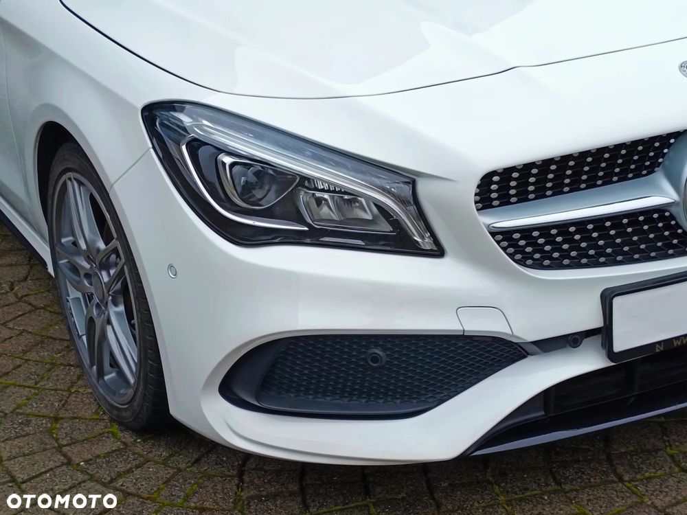 Mercedes-Benz CLA 200 AMG Line - 32