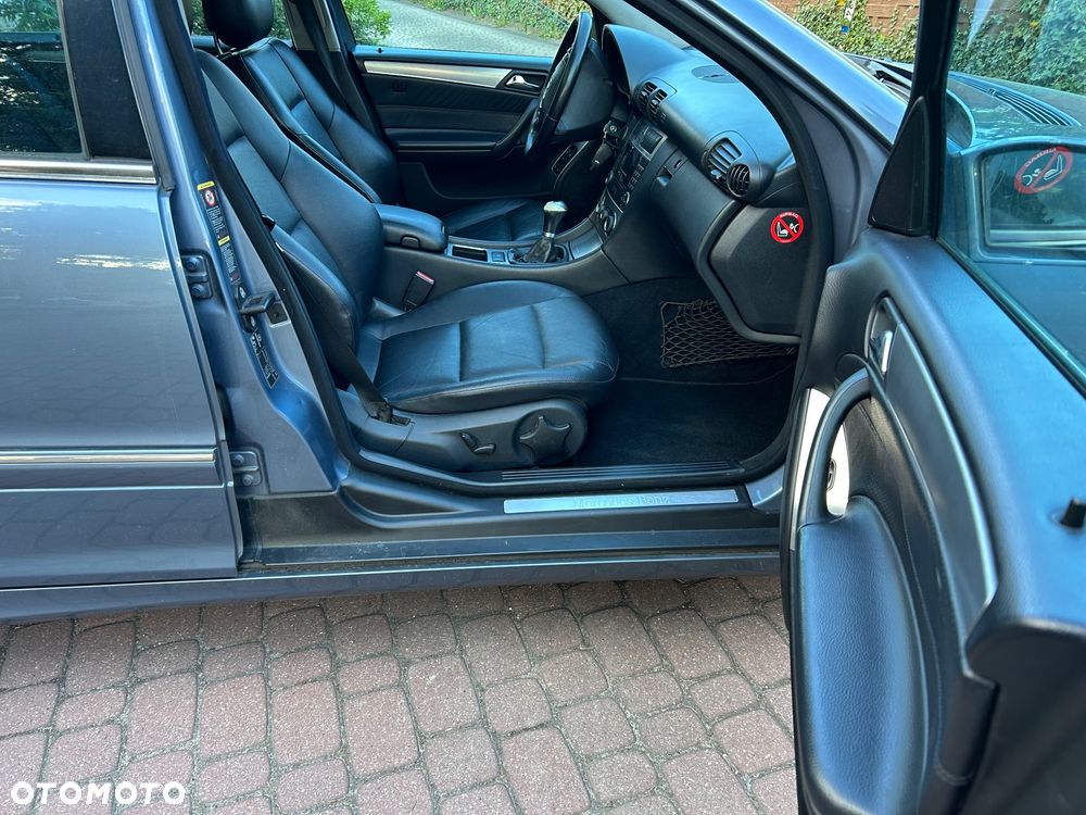 Mercedes-Benz Klasa C 200 Kompressor Avantgarde - 27