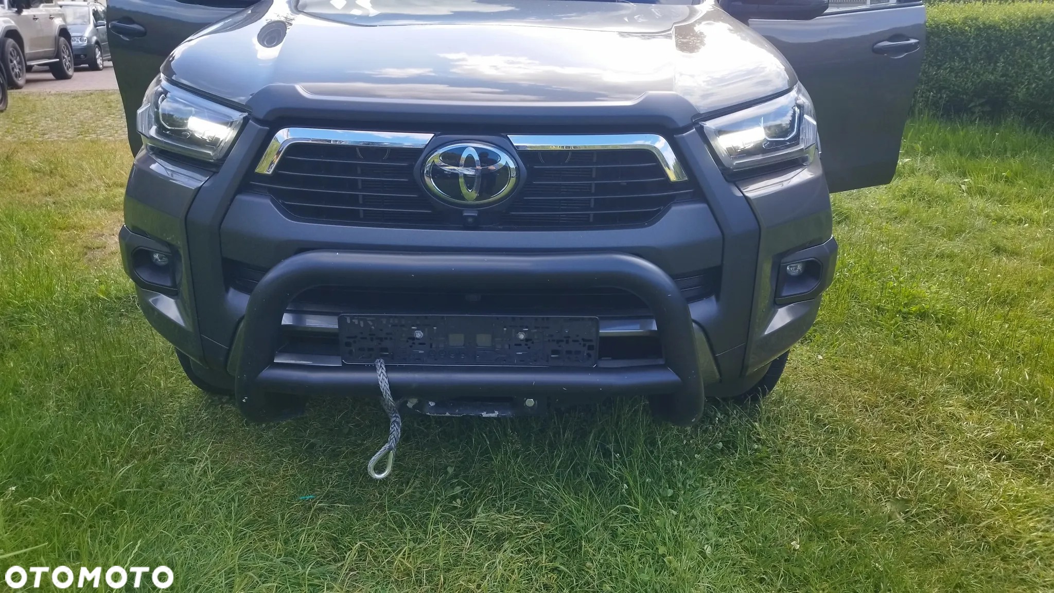 Toyota Hilux 2.8 D-4D Double Cab Invincible Sport 4x4 - 4