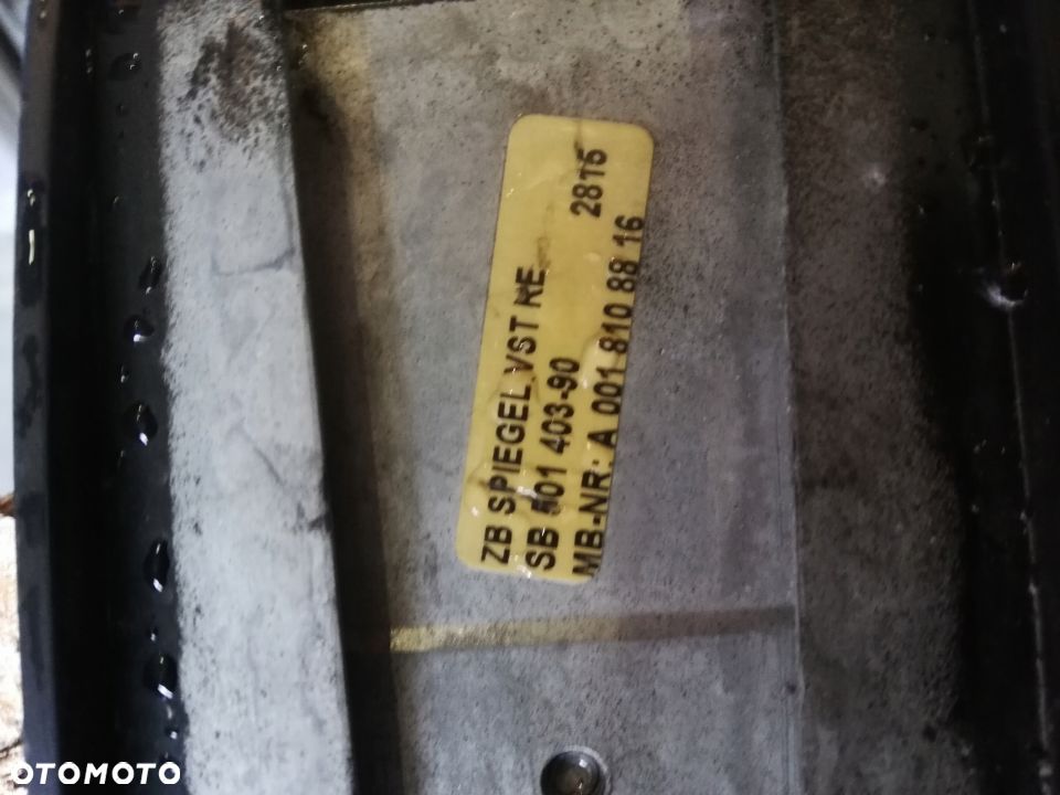 LUSTERKO AUTOBUS MERCEDES A 001 810 88 16 - 2