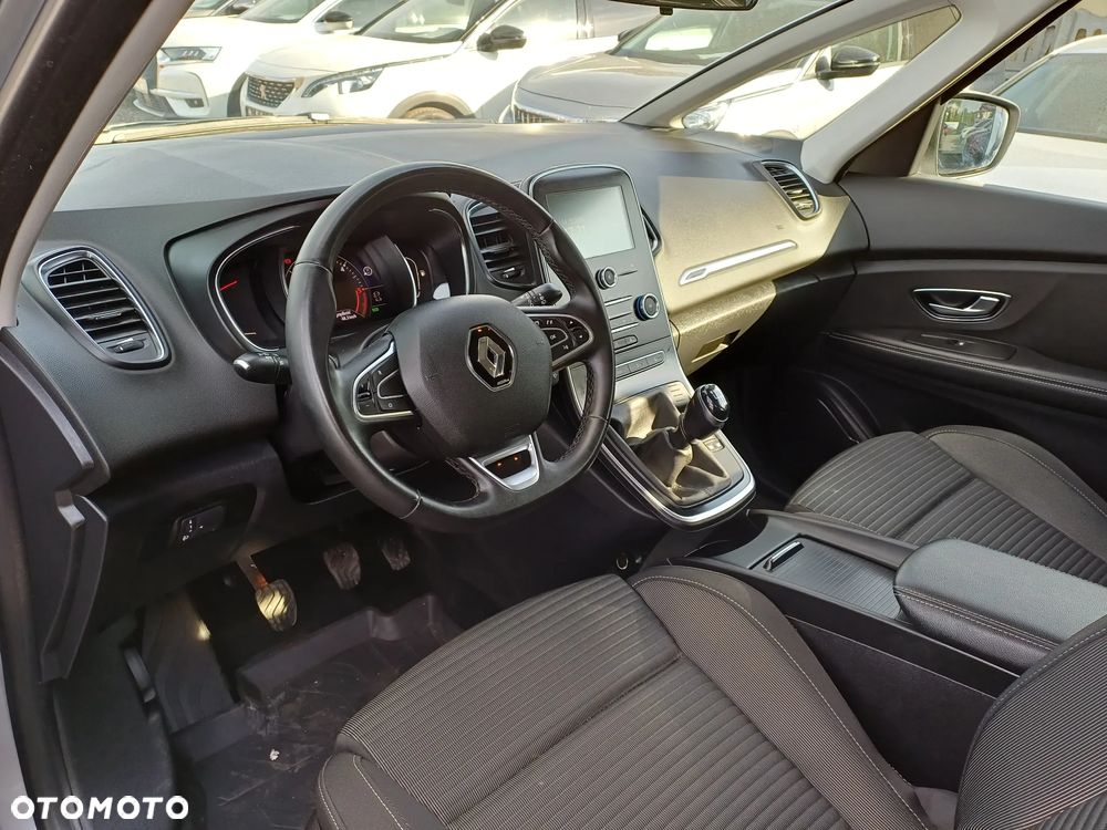 Renault Grand Scenic - 15