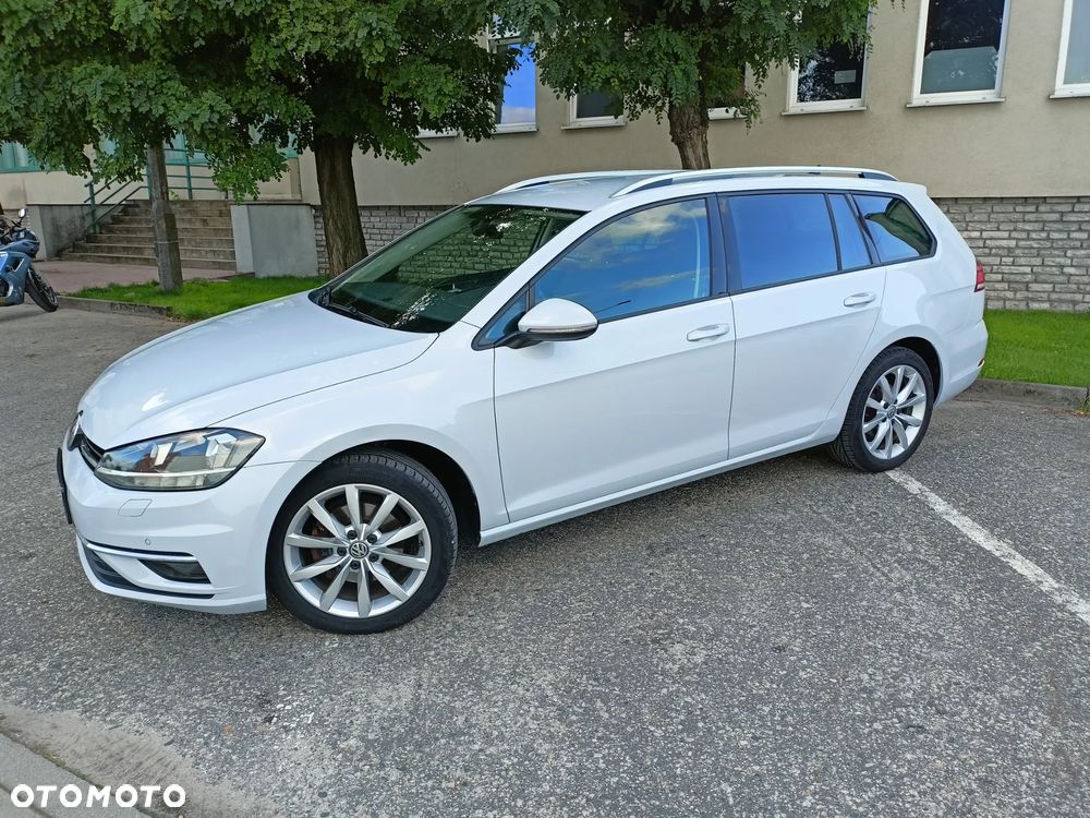 Volkswagen Golf - 6