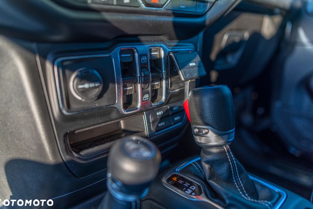 Jeep Wrangler 3.6 Unlim Sahara - 33