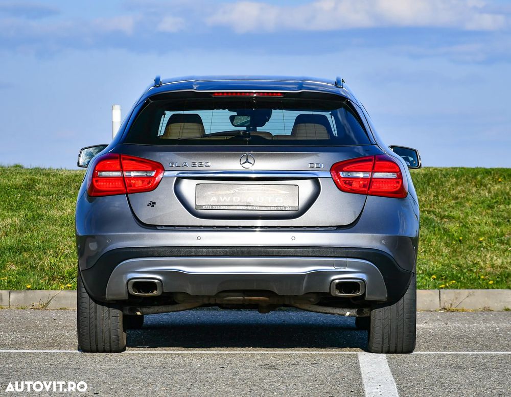Mercedes-Benz GLA 220 d 4MATIC 7G-DCT Urban - 22