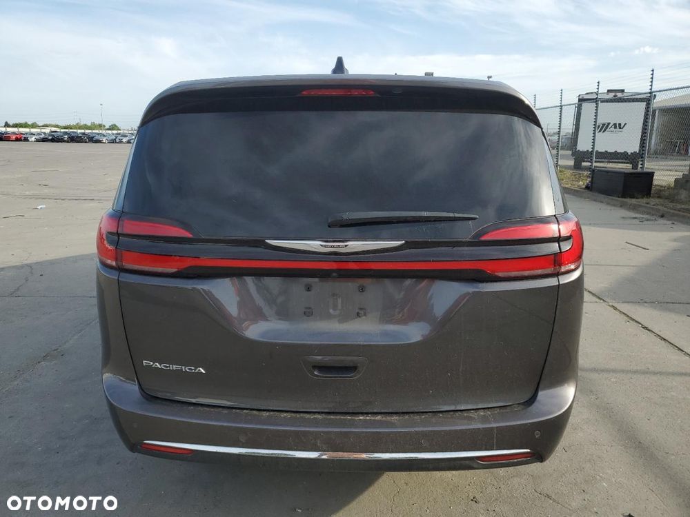 Chrysler Pacifica - 6