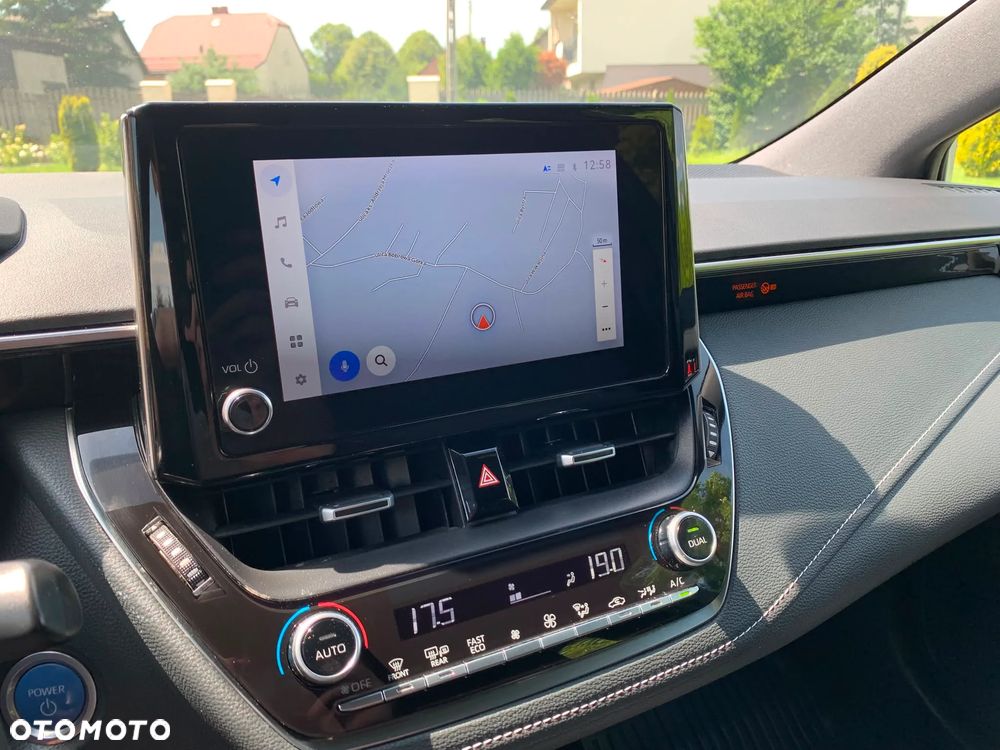 Toyota Corolla 1.8 Hybrid Comfort - 17