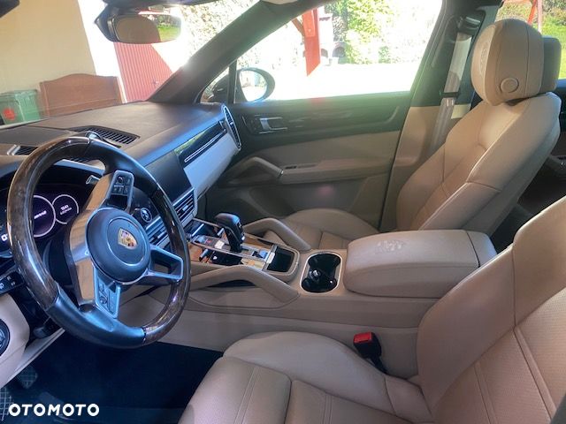 Porsche Cayenne E-Hybrid Platinum Edition - 19