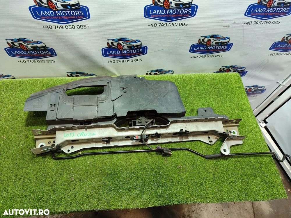 ORNAMENT SUPERIOR TRAGER CHEVROLET CRUZE 1.6 BENZINA COD OEM 96981695 / 96981604 / 2008-2014 - 2