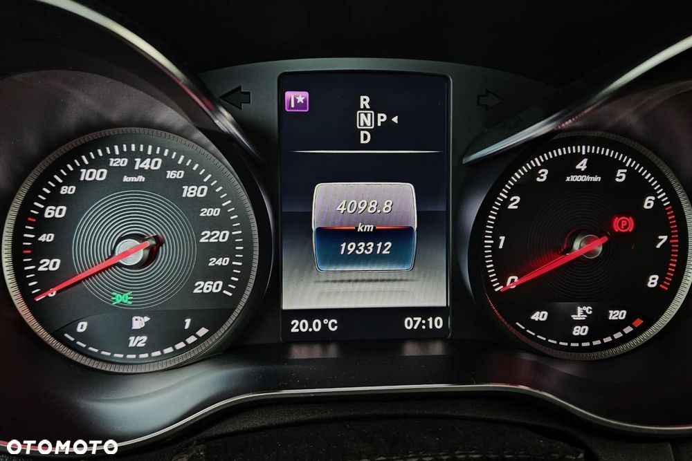 Mercedes-Benz Klasa C 180 (BlueEFFICIENCY) 7G-TRONIC Elegance - 32