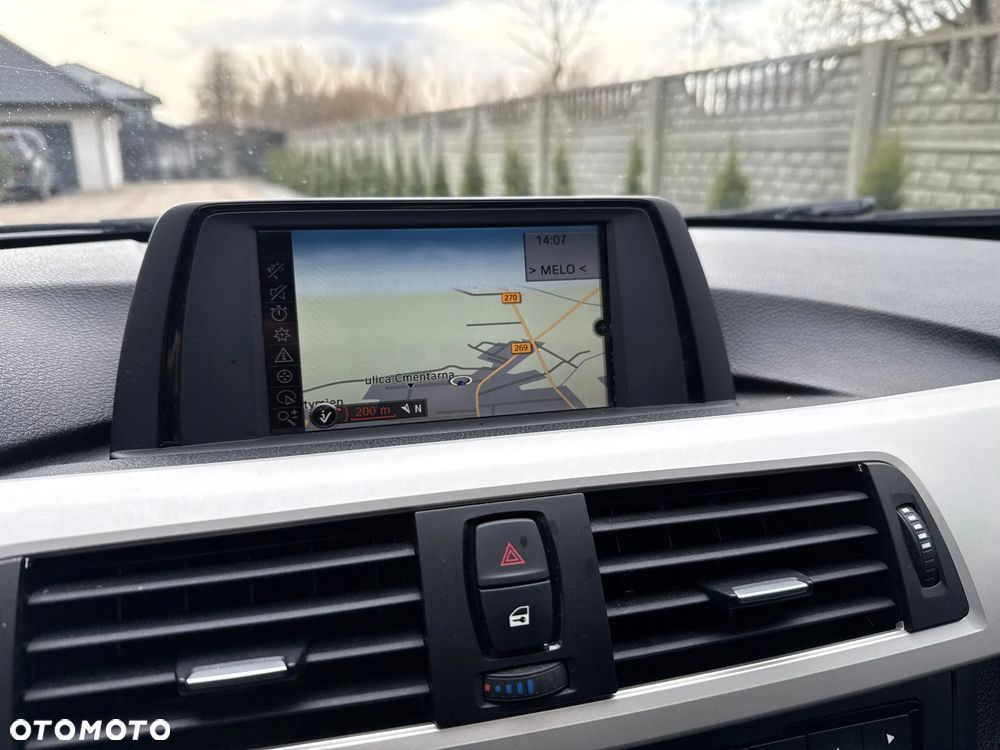 BMW Seria 3 318d - 10