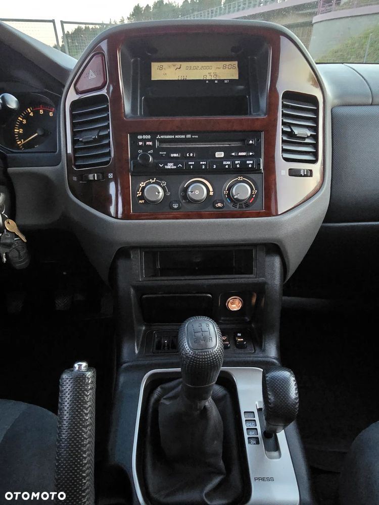 Mitsubishi Pajero 3.2 DI-D Dakar - 8