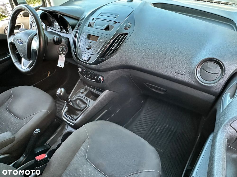 Ford Transit Courier - 4