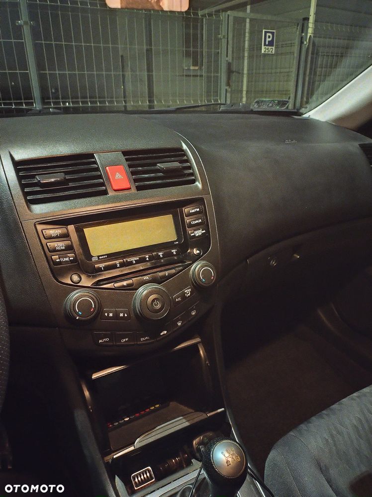 Honda Accord 2.0 Sport - 8