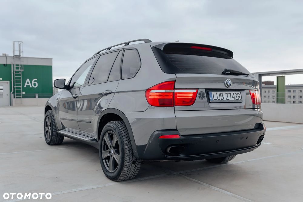 BMW X5 4.8i xDrive - 6